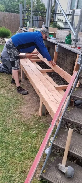 Zuschnitt der Terrassenbalken