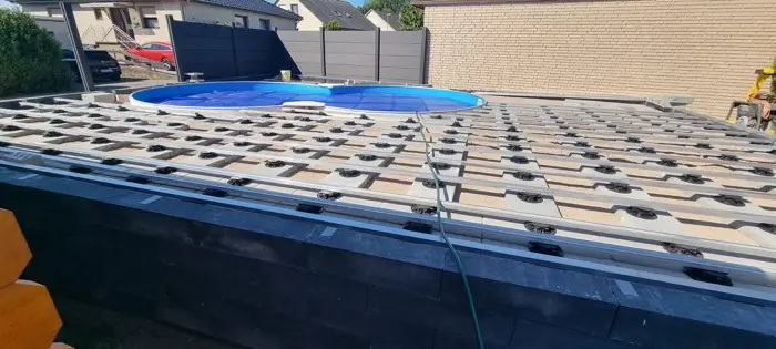Unterkonstruktion der Poolterrasse
